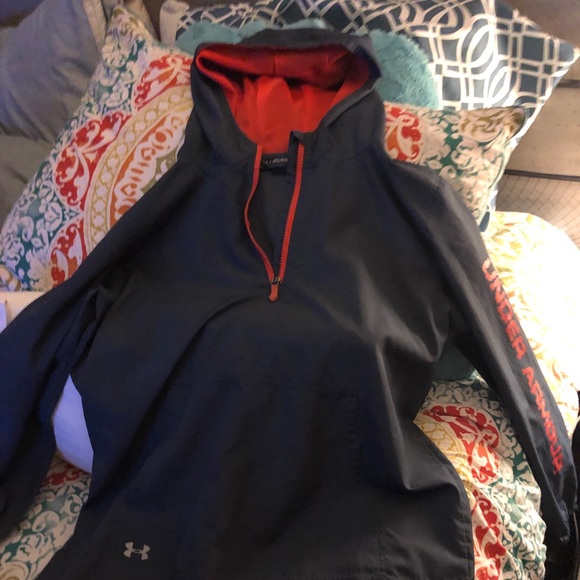 Big Boys Under Armour Qtr zip hoodie - Picture 3 of 3